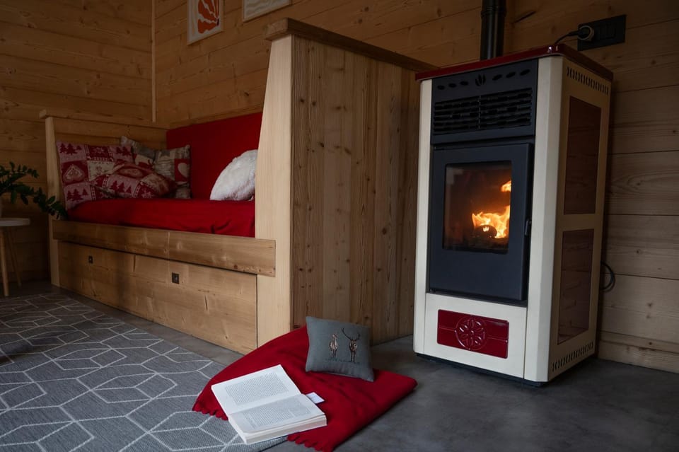Bedroom, fireplace, fireplace