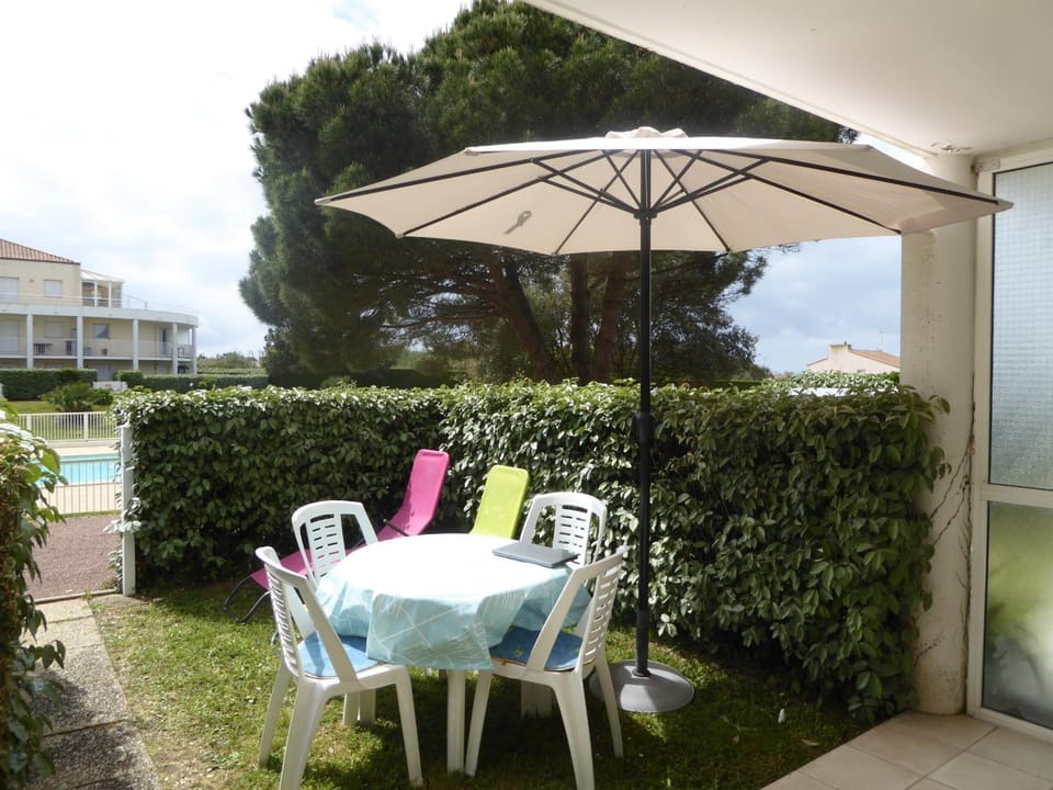 Appartement Cosy avec Piscine, près du Lac de Tanchet et Plages, Les Sables-d'Olonne - FR-1-325-129 Apartment in Château-d'Olonne