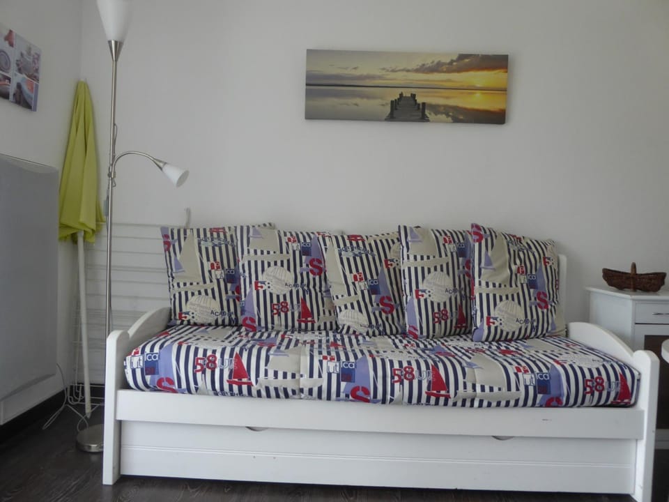 Appartement Cosy avec Piscine, près du Lac de Tanchet et Plages, Les Sables-d'Olonne - FR-1-325-129 Apartment in Château-d'Olonne