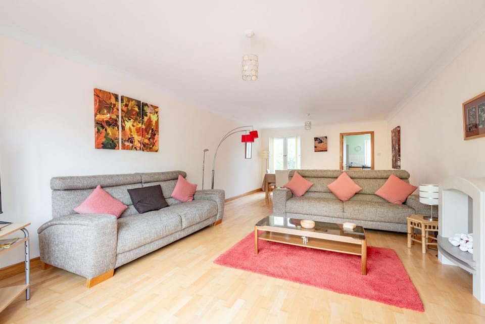 Communal lounge/ TV room, Living room