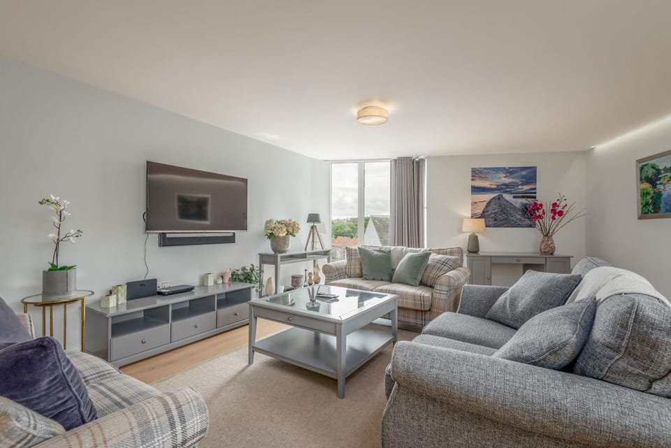 Communal lounge/ TV room, Living room