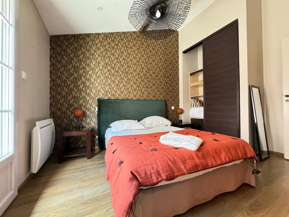 Bed, Photo of the whole room, Bedroom, towels, wardrobe