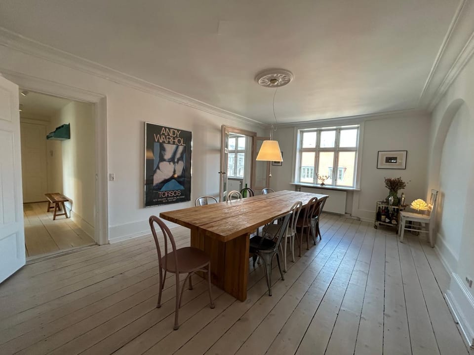 Seating area, Dining area