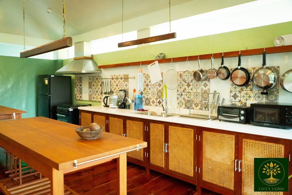 Vista Verde, Family Living Villa in Puerto Princesa