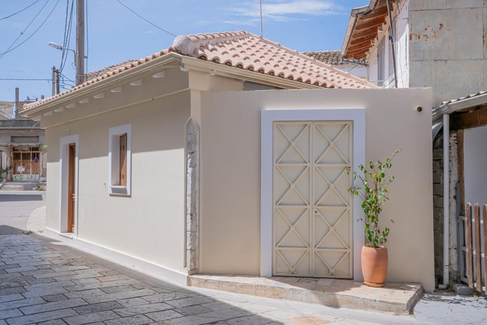 Property building, Day, Neighbourhood, Street view
