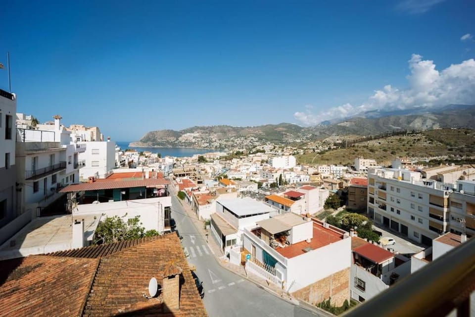 City view, Mountain view, Sea view
