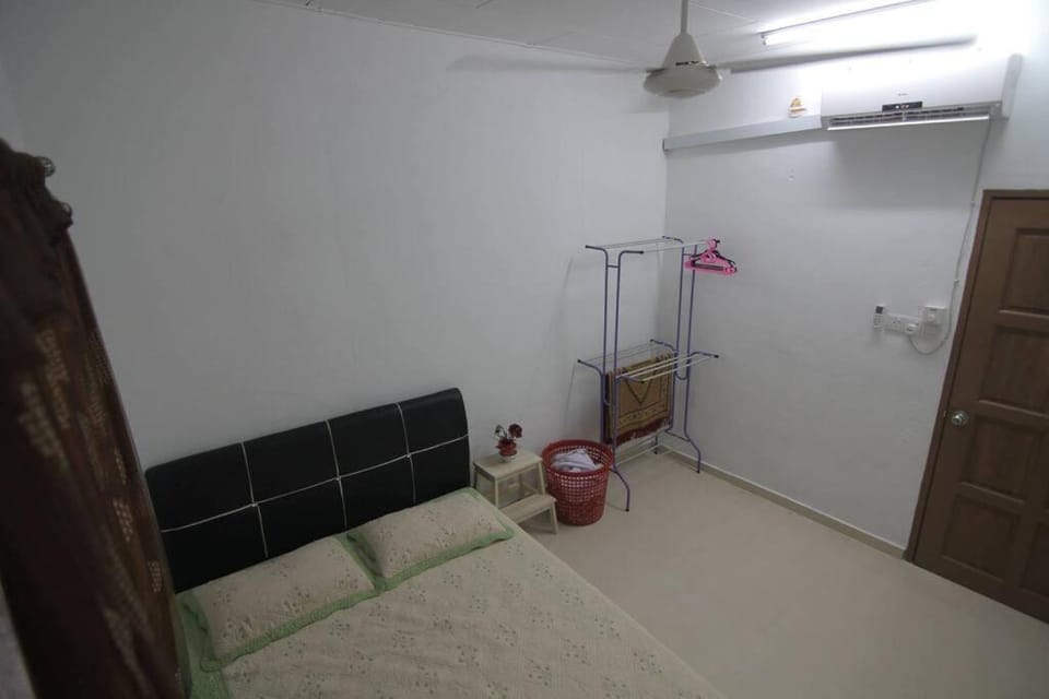 Bedroom, air conditioner