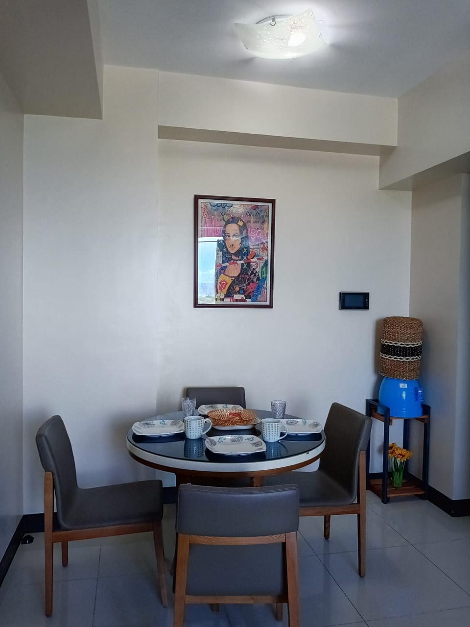 Seating area, Dining area, Lunch