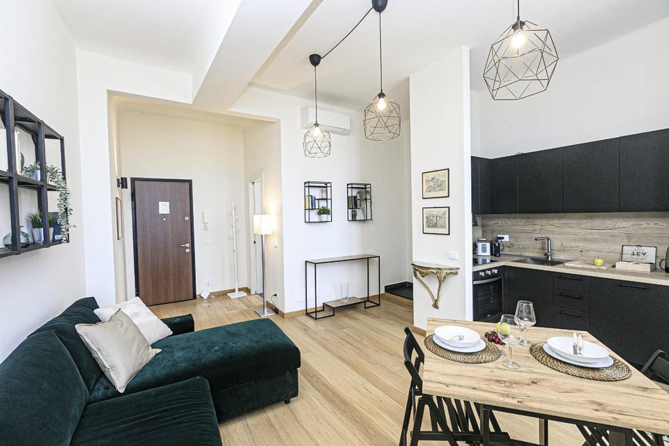 TV and multimedia, Kitchen or kitchenette, Living room, Dining area, stove