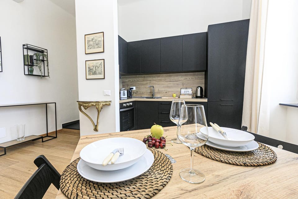 Kitchen or kitchenette, Food and drinks, Dining area, Food, stove
