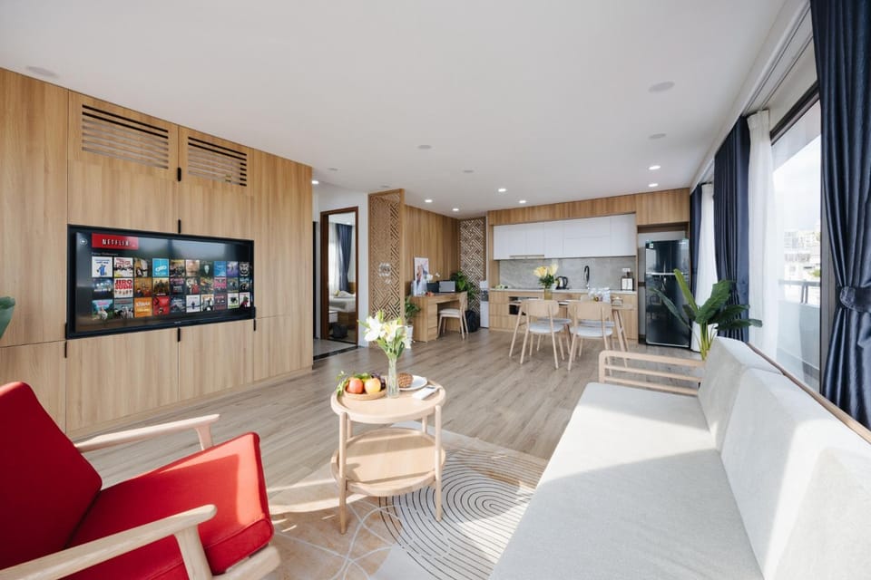 Communal lounge/ TV room, TV and multimedia, Kitchen or kitchenette, Living room, Seating area, Dining area, Evening entertainment