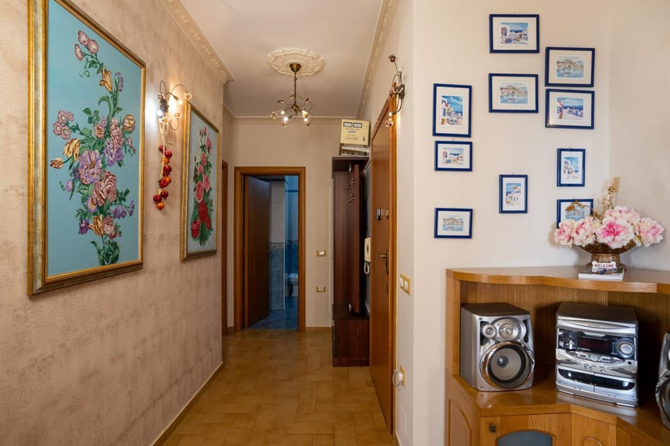 Beachfront 3 Bedroom Apartment with Sea View Apartment in Vlorë