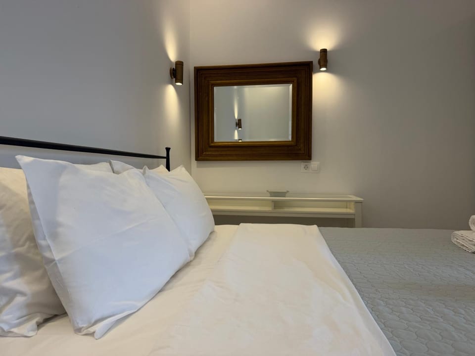 Douskos Uptown Living Bed and Breakfast in Islands