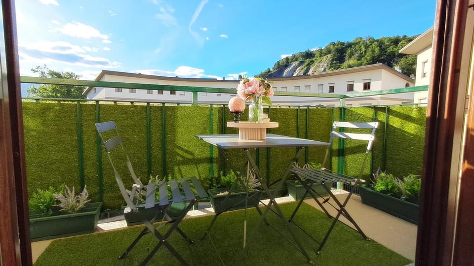 Day, Garden, Balcony/Terrace