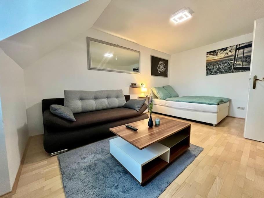 Panorama Schlossberg & Jacuzzi Apartment in Graz