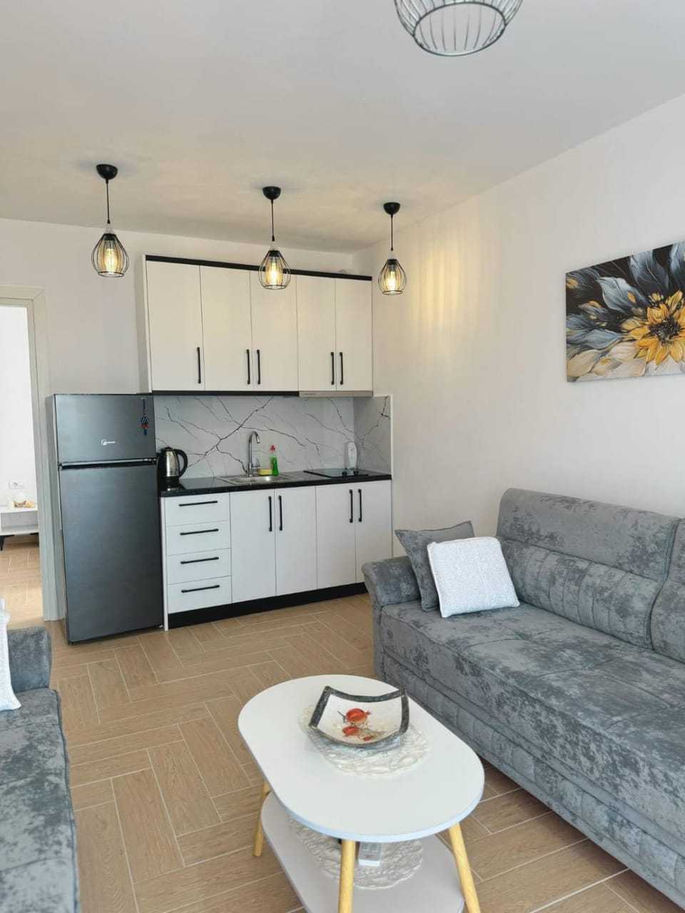 Kitchen or kitchenette, Living room, Seating area