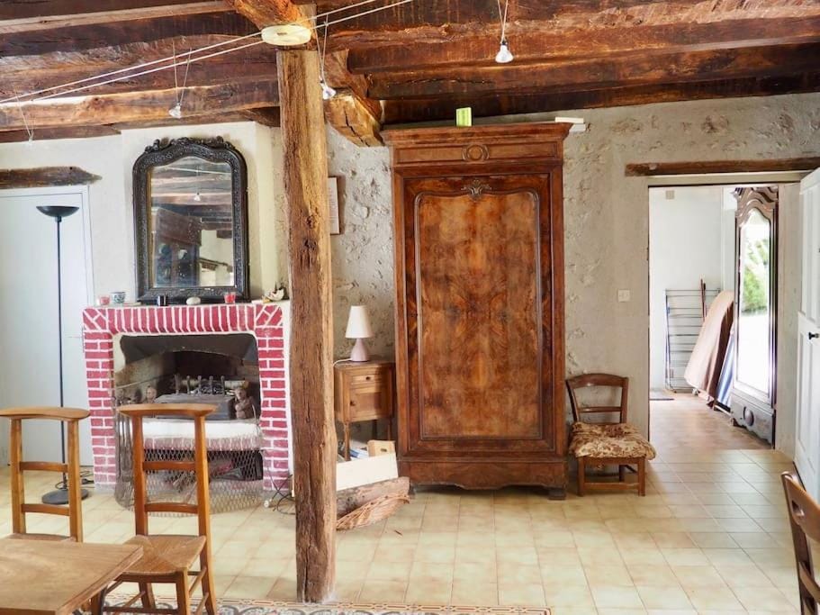 Living room, fireplace