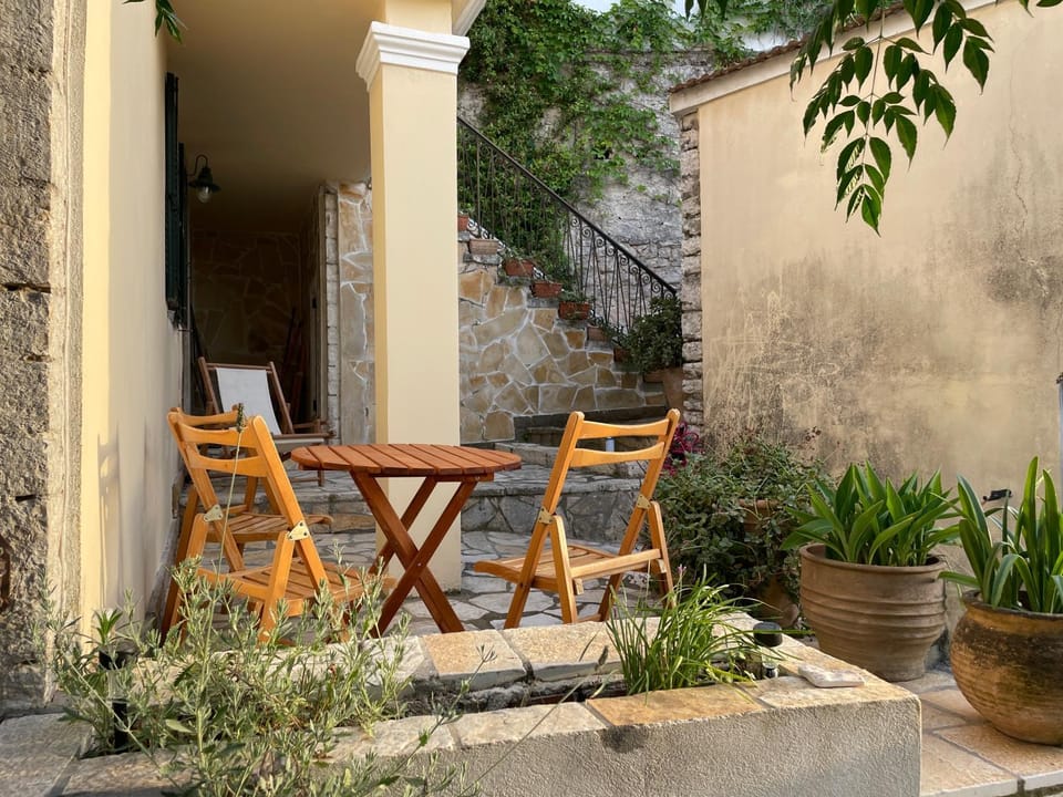 Property building, Patio, Garden