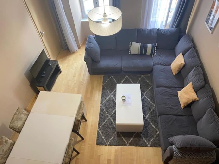 Communal lounge/ TV room, TV and multimedia, Living room, Seating area