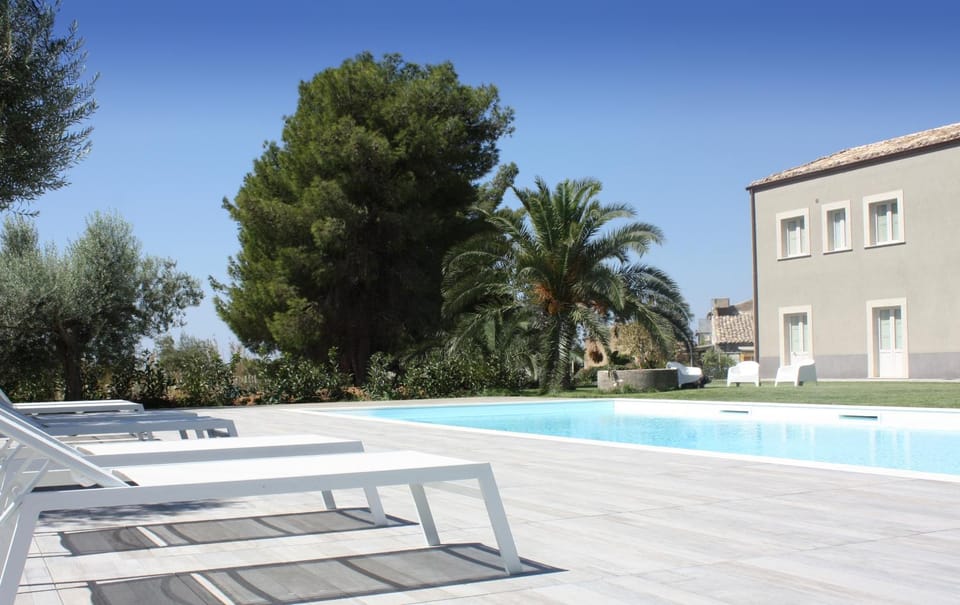 Day, Swimming pool, Swimming pool, sunbed