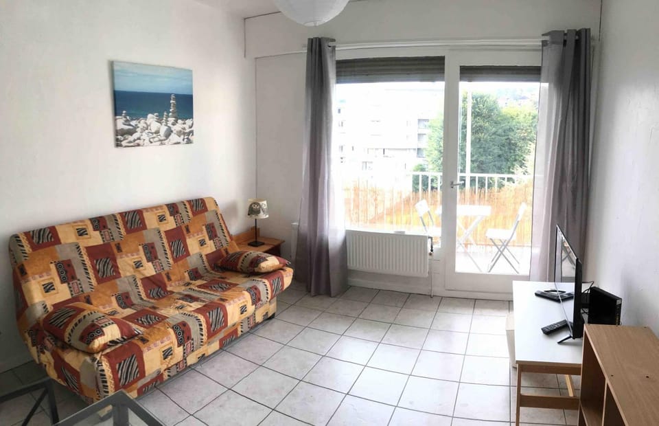 Studio PLEUMEUR Apartment in Chambery