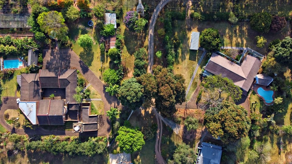 Property building, Garden, Swimming pool