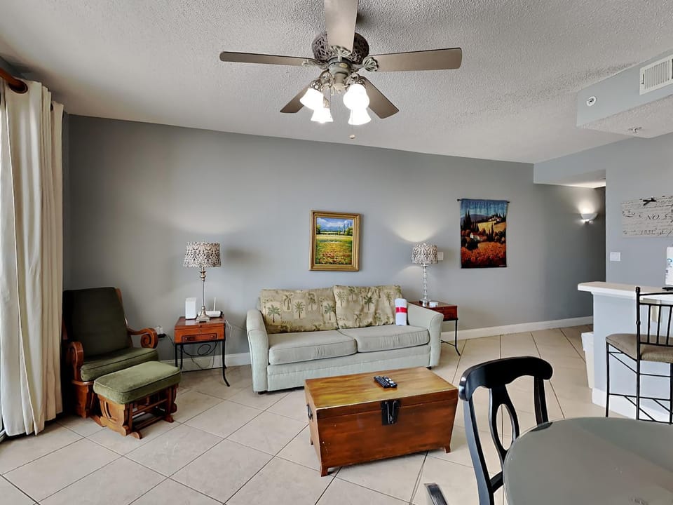 Living room, Seating area, furniture