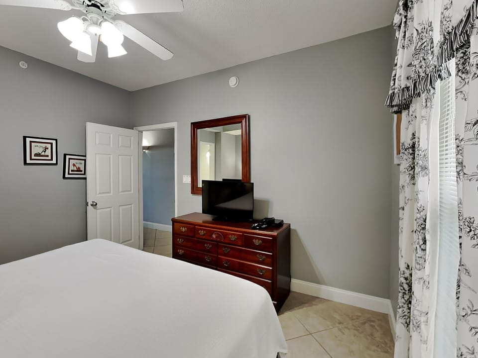 Bed, TV and multimedia, Bedroom, furniture, wardrobe