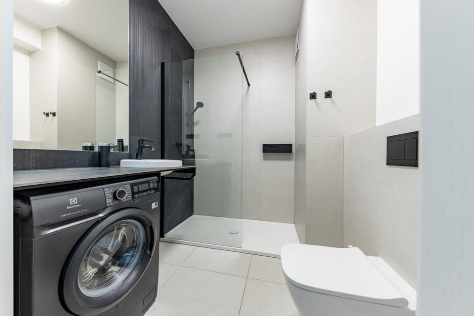 Bathroom, washing machine