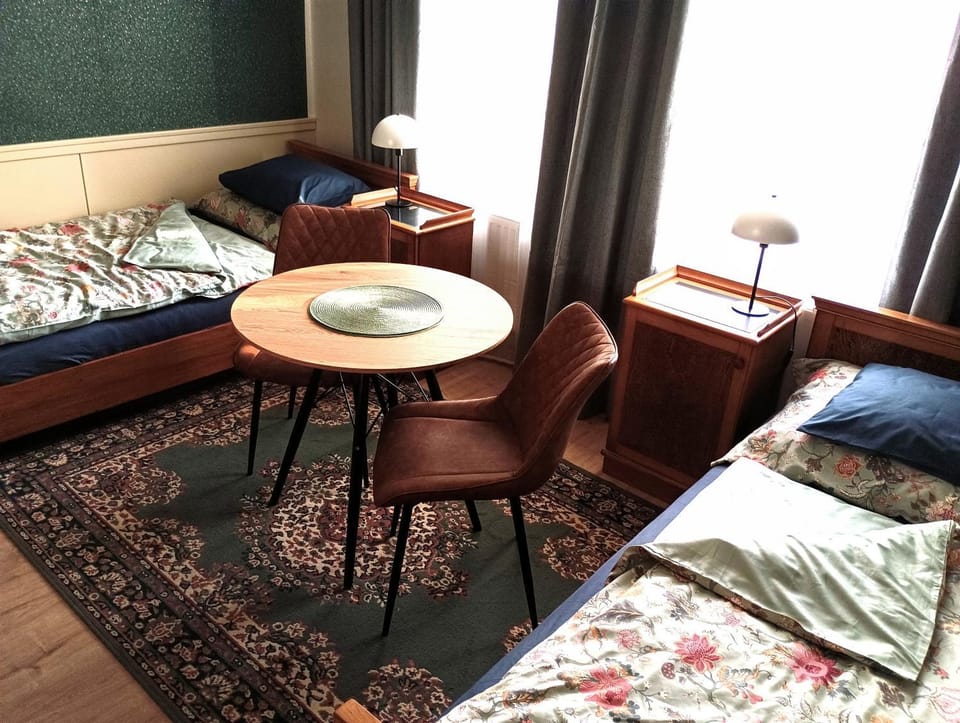 Bed, Living room, Photo of the whole room, Seating area, Bedroom