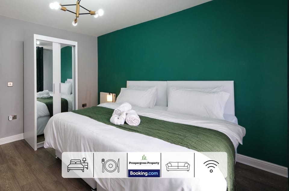 Bed, Photo of the whole room, Bedroom