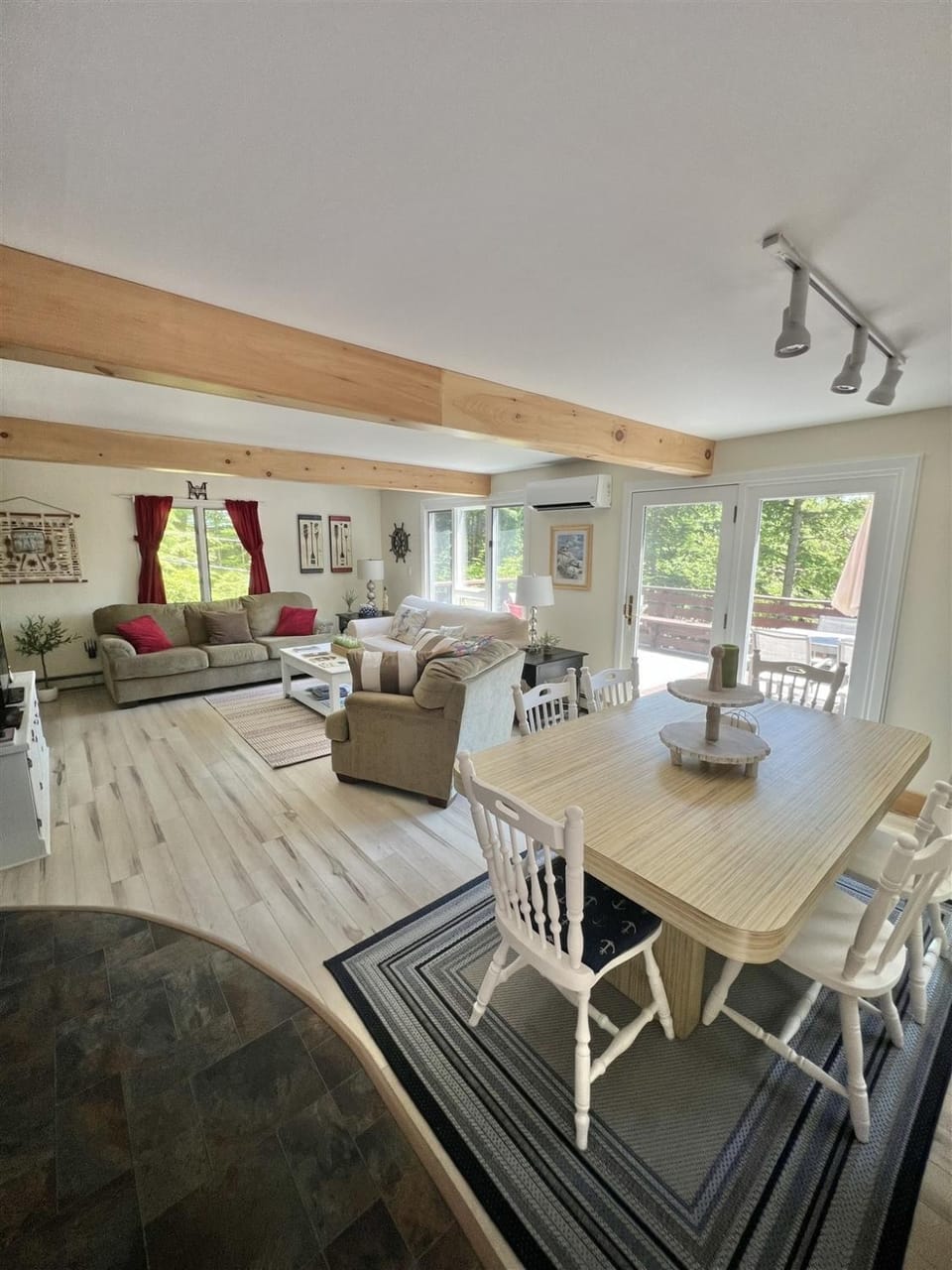 DAYBREAK LIMIT 8 villa Villa in Sebago Lake