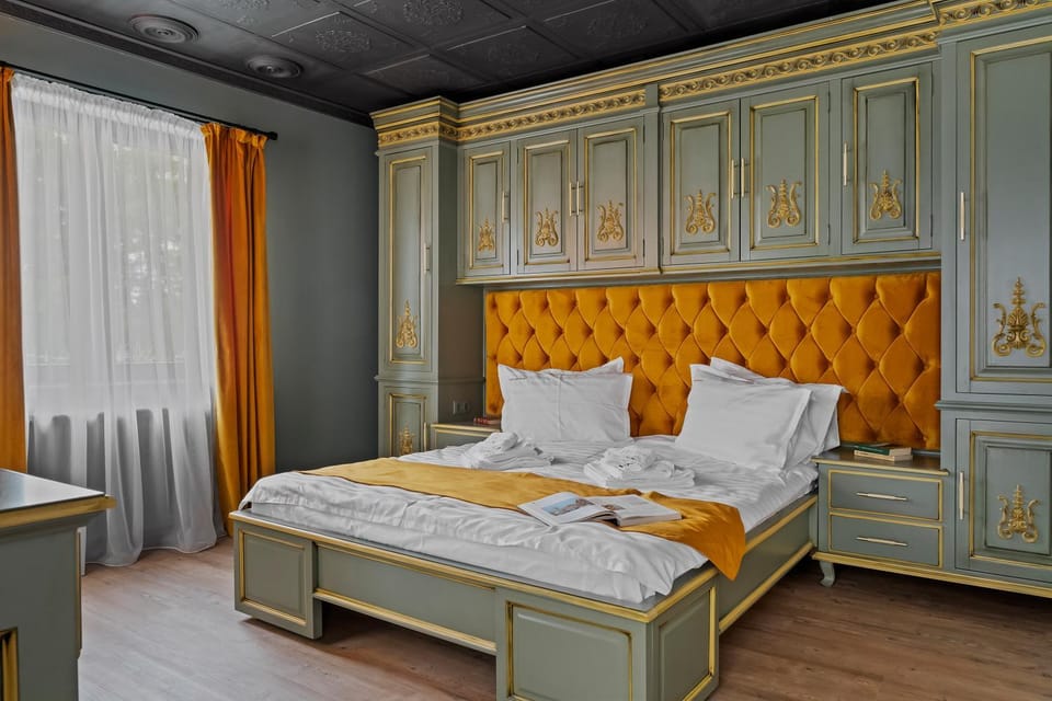 Bed, Photo of the whole room, Bedroom, towels, wardrobe