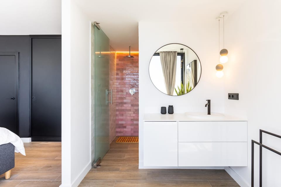 Shower, Bedroom, wardrobe