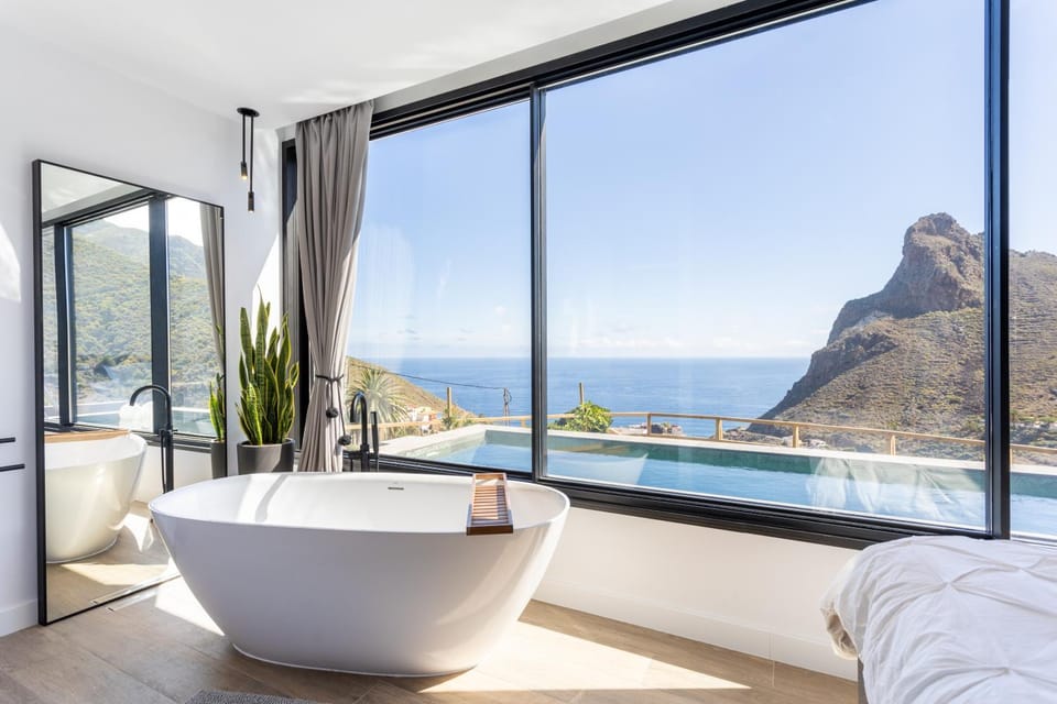 Bed, Bedroom, Sea view