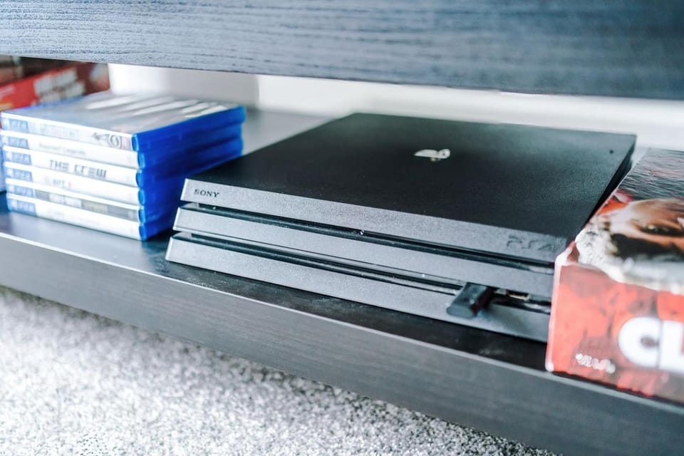CentralPool TableSmartTVCentral PS4Quays House in Salford