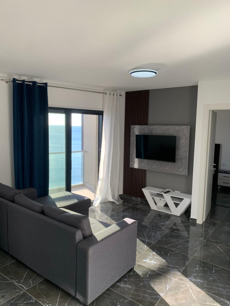 Communal lounge/ TV room, TV and multimedia, Living room, Seating area