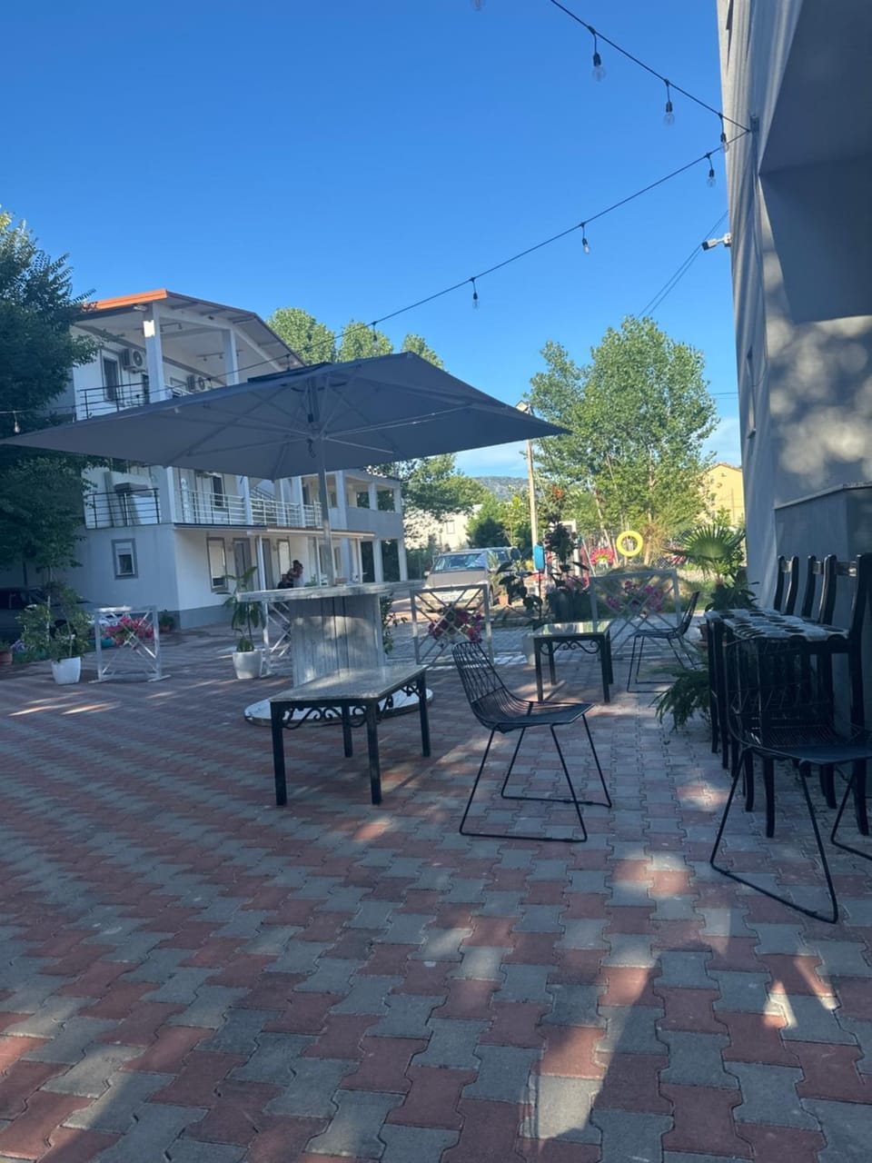 Kompleksi Tre Shqiponjat Apartment in Europe