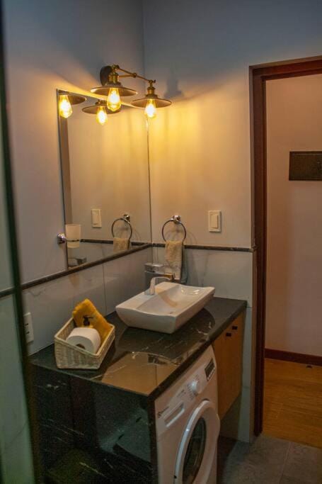 Bathroom, towels, washing machine