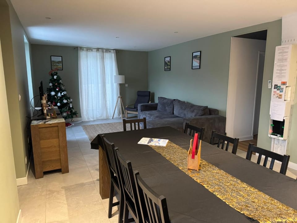 Gite 10 pers Apartment in Auvergne-Rhône-Alpes