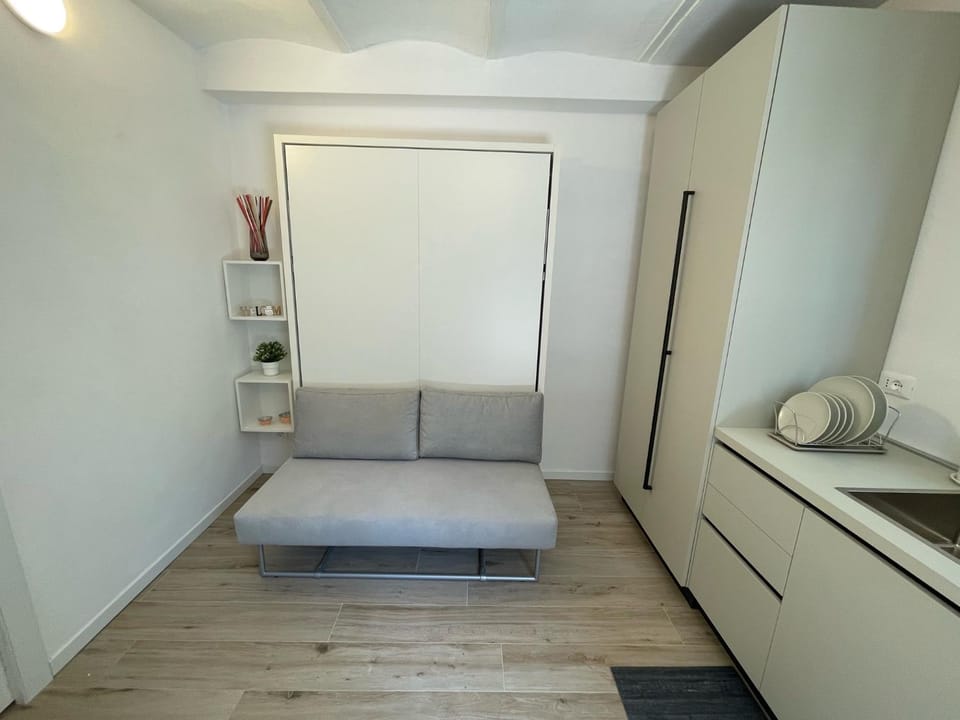 Living room, Photo of the whole room