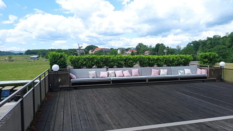 BIG BERRY KOLPA - KIWI mobile house, Metlika Apartment in Slovenia