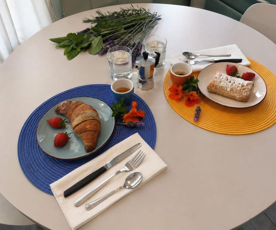 Breakfast, kitchen