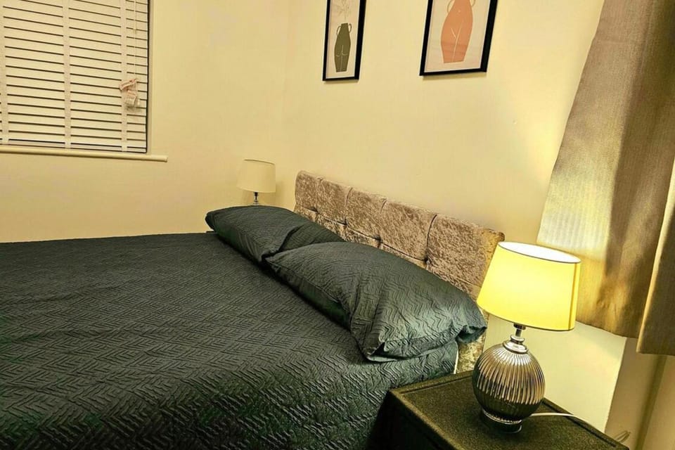 Charming 1 Bedroom Apartment in Bridgend Apartment in Bridgend