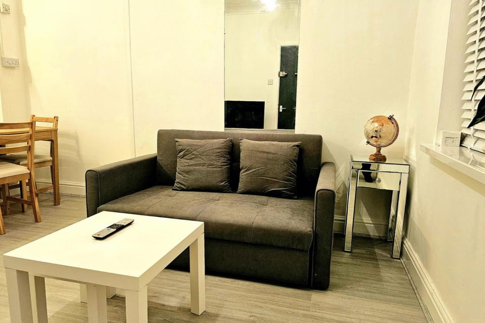 Charming 1 Bedroom Apartment in Bridgend Apartment in Bridgend