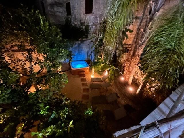 Balcony/Terrace, Garden view