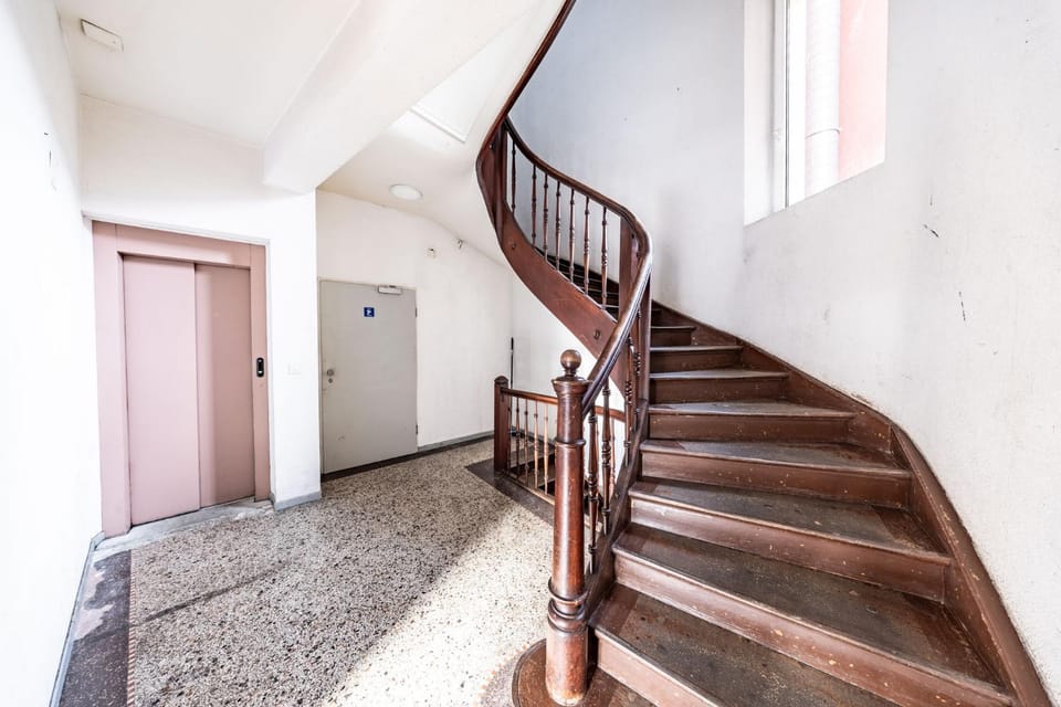 Property building, Facade/entrance, On site