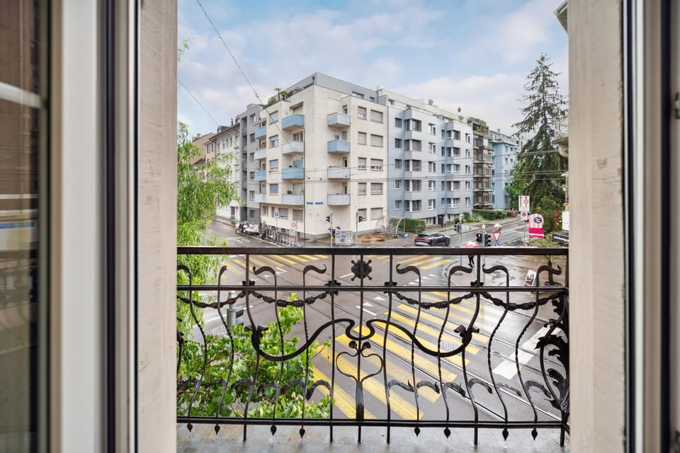 Property building, Day, View (from property/room), Balcony/Terrace, City view