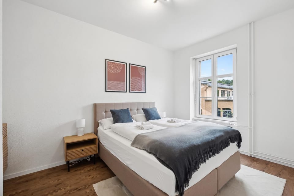 Bed, Photo of the whole room, Bedroom, Family, towels, wardrobe