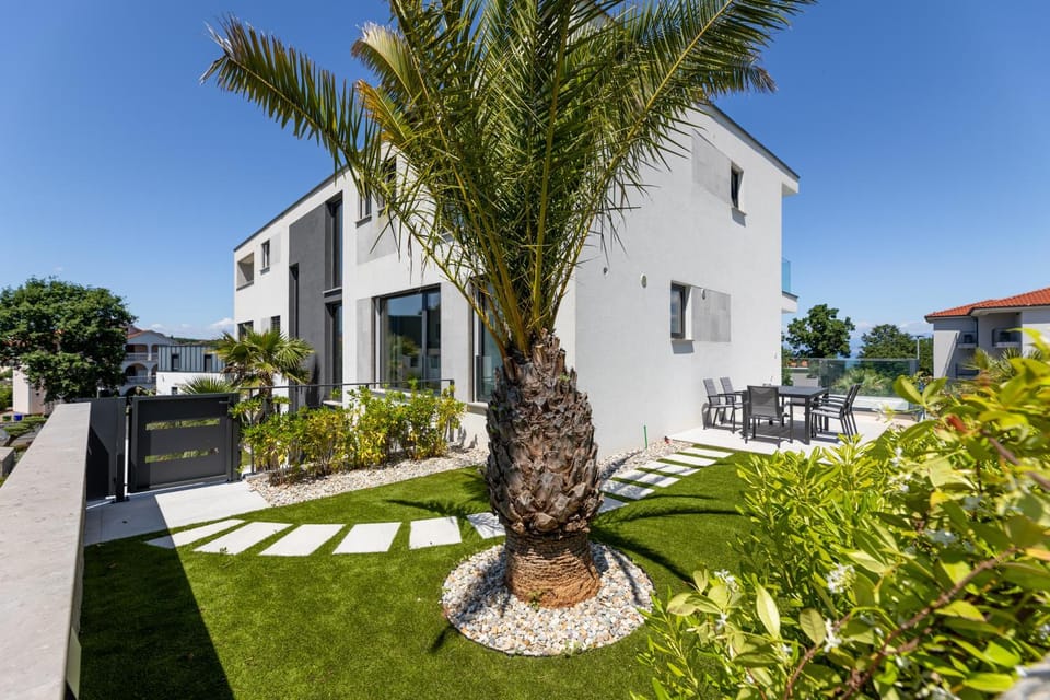 Property building, Spring, Garden view
